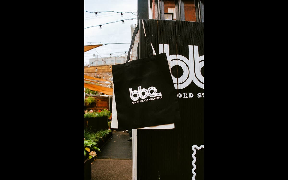 black tote
